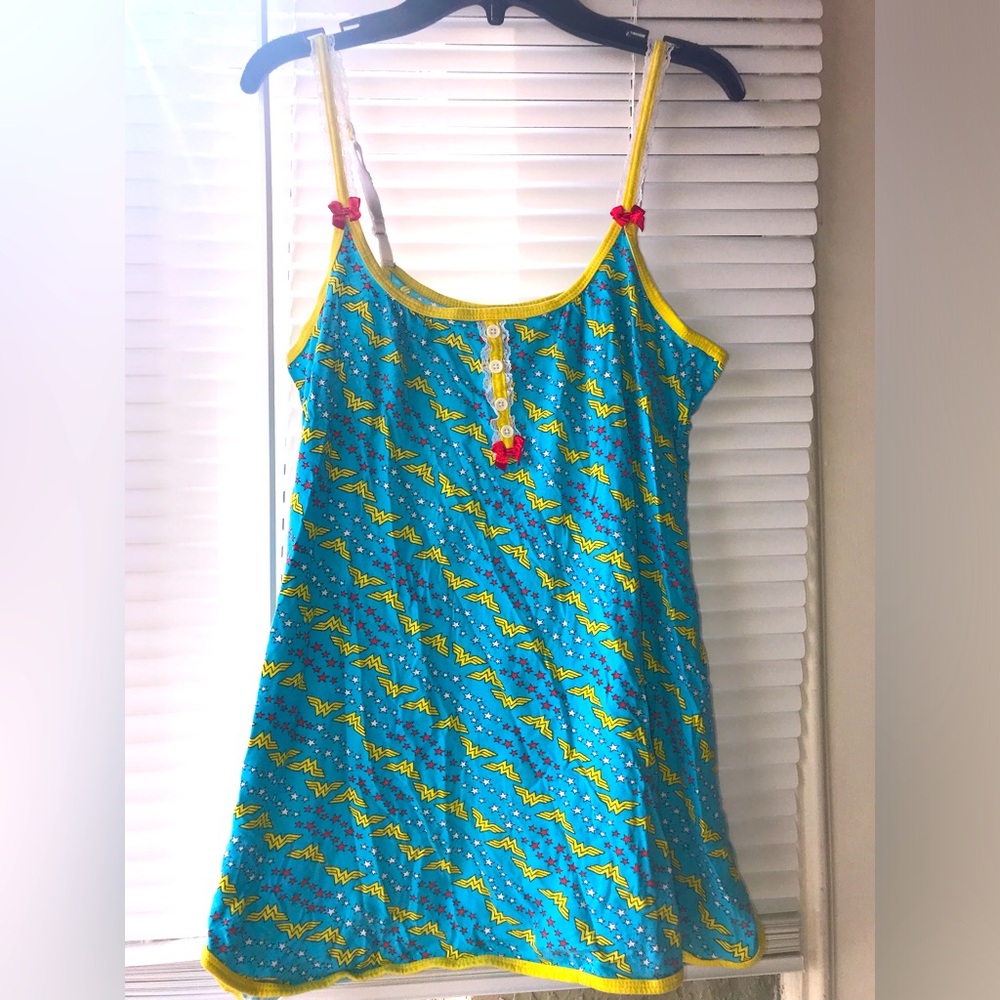 Rare Classic Wonder Woman Nightgown